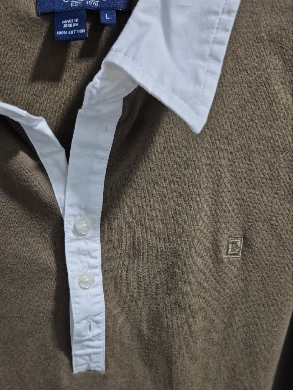 Chaps Navy Label on Olive Fabric - Picture 2 of 4